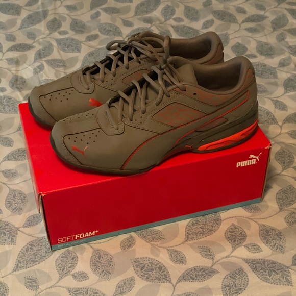 Puma shoes 11 1/2 - Picture 2 of 2